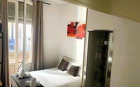 Hostal La Palmera Barcelona Exterior photo