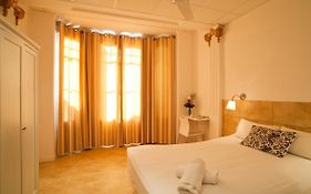 Hostal Martinval Barcelona Exterior photo